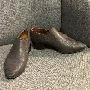 Frye western style slip on boots gray leather size 9 EUC